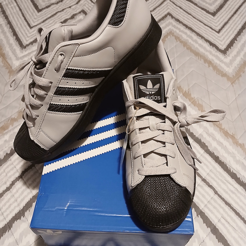 Adidas Men's Grey and Black Striped Sneakers